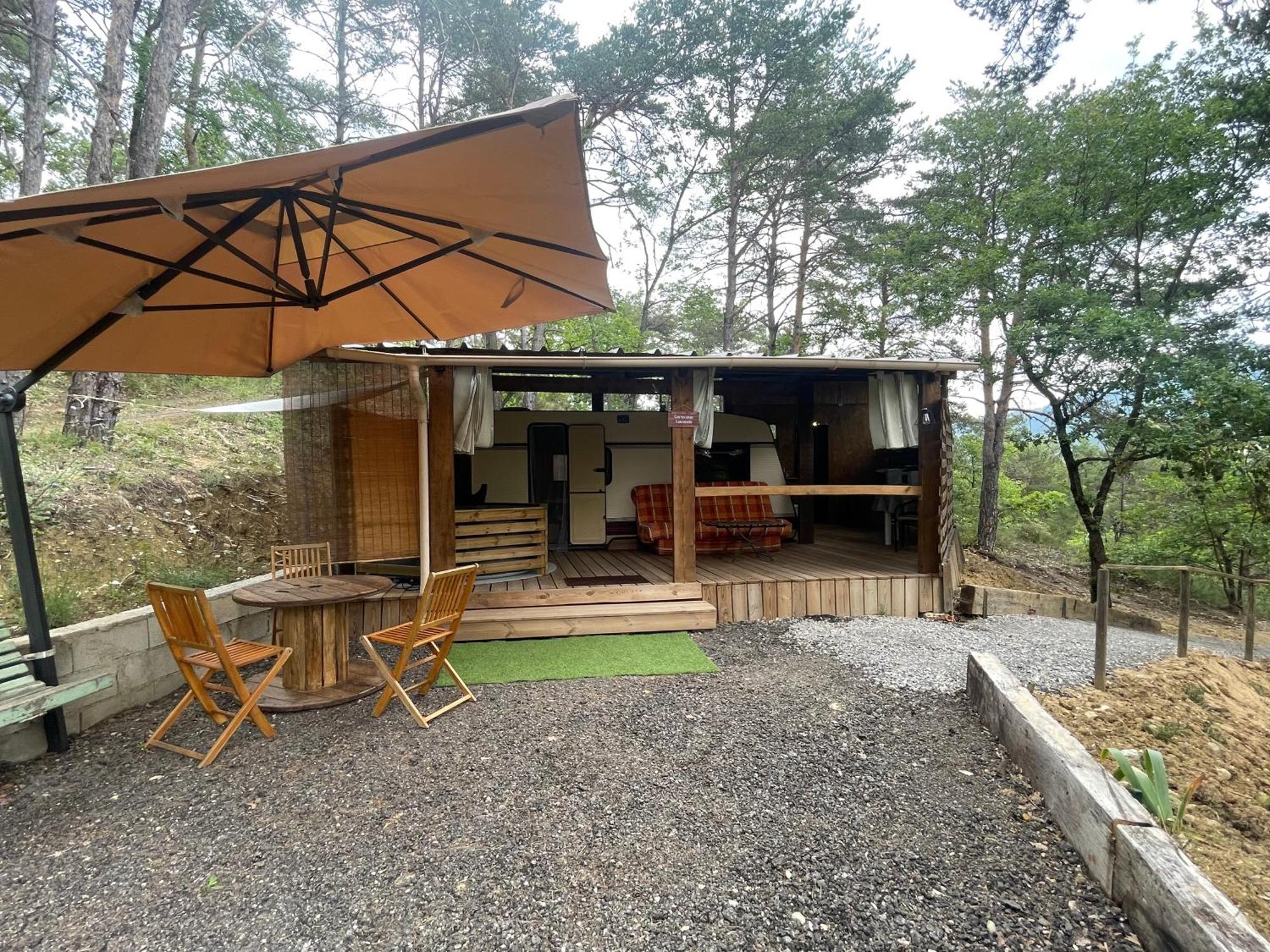 Caravanes De Provence Aiglun  Екстериор снимка